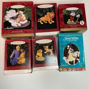 Disney holiday ornament bundle